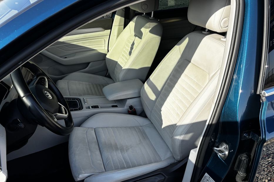 Продам Volkswagen Passat B8 240к.с 2020 года в Львове