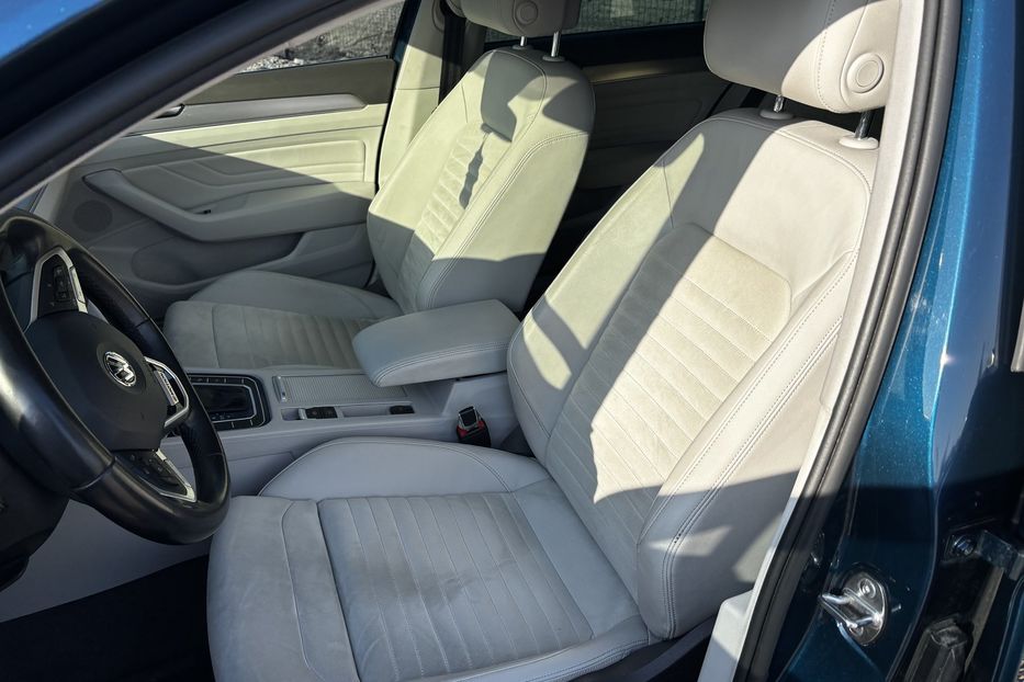 Продам Volkswagen Passat B8 240к.с 2020 года в Львове