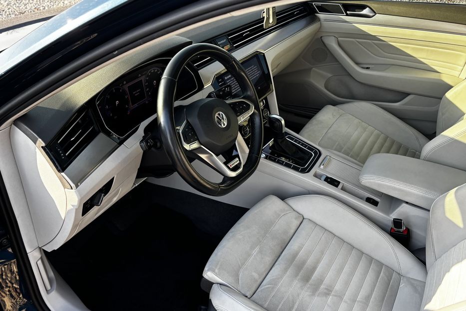 Продам Volkswagen Passat B8 240к.с 2020 года в Львове