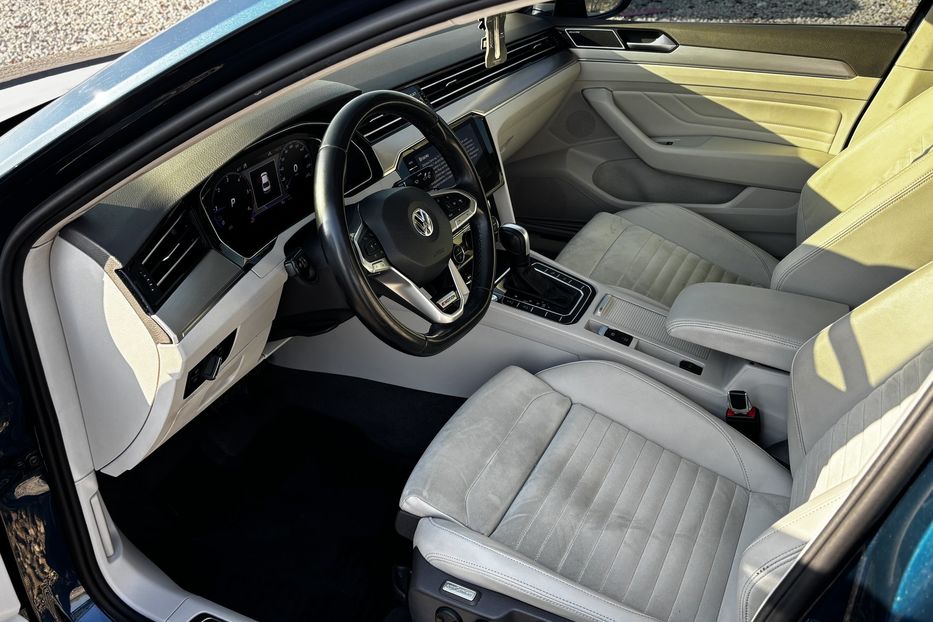 Продам Volkswagen Passat B8 240к.с 2020 года в Львове
