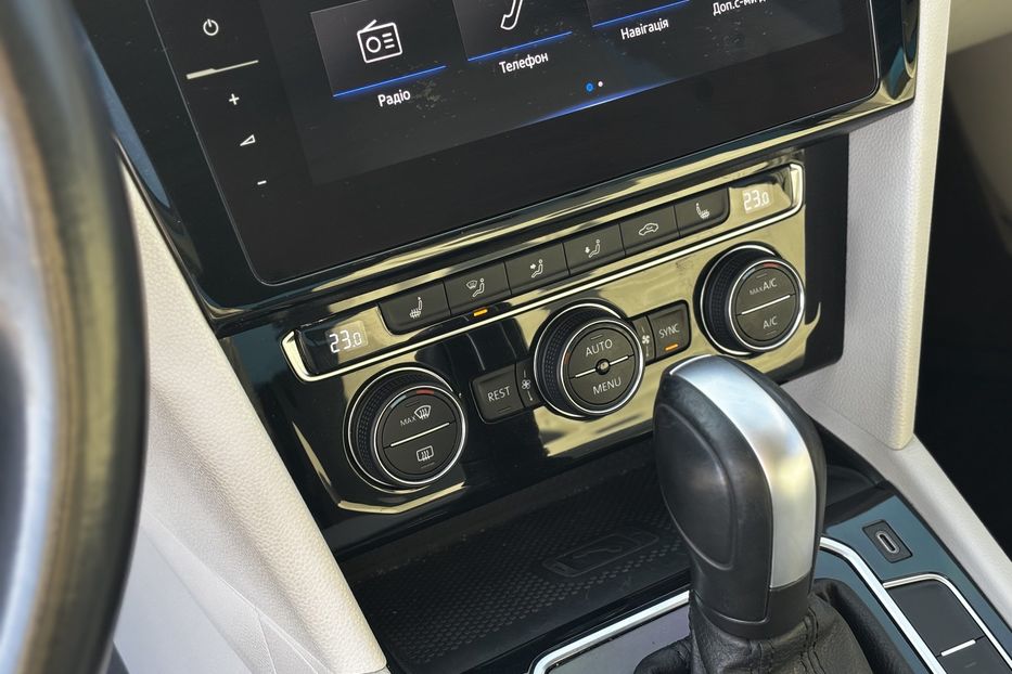 Продам Volkswagen Passat B8 240к.с 2020 года в Львове