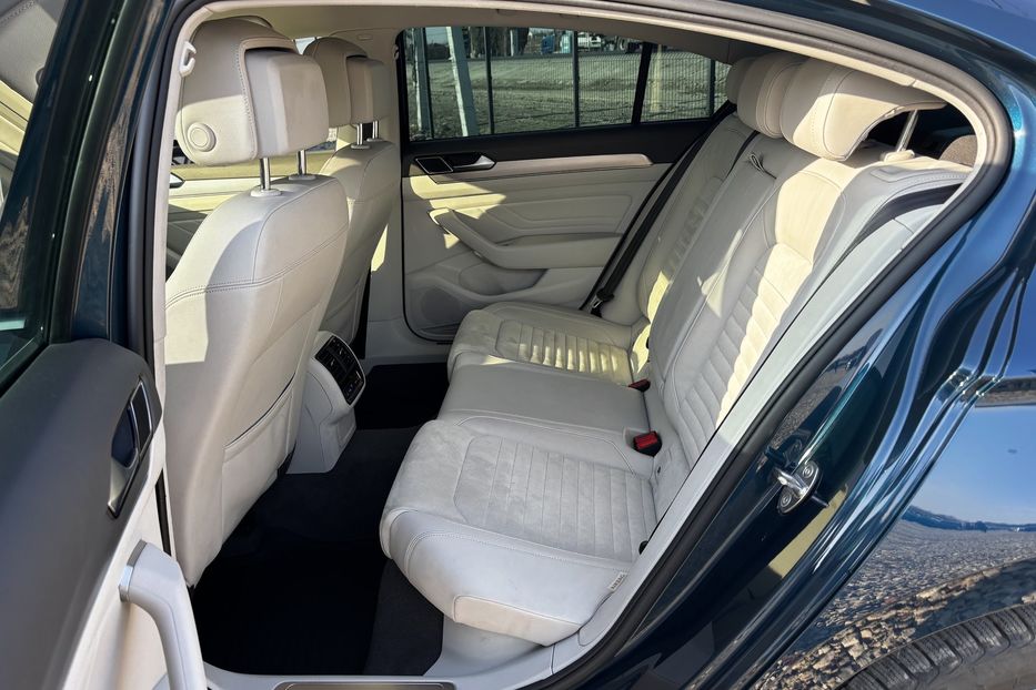 Продам Volkswagen Passat B8 240к.с 2020 года в Львове