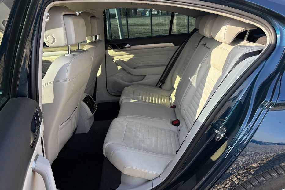 Продам Volkswagen Passat B8 240к.с 2020 года в Львове