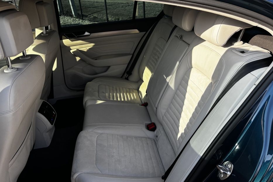 Продам Volkswagen Passat B8 240к.с 2020 года в Львове