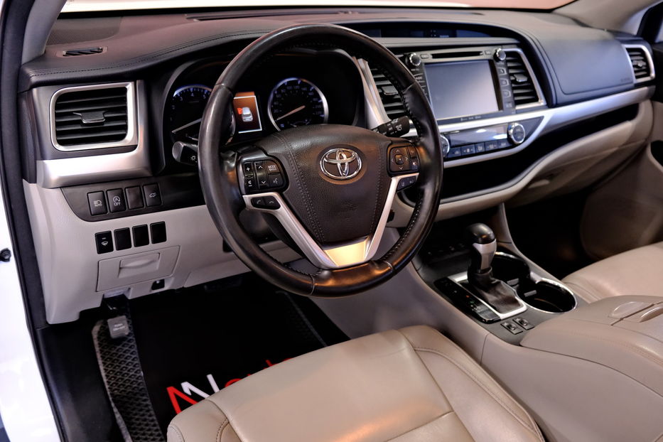 Продам Toyota Highlander 2017 года в Одессе