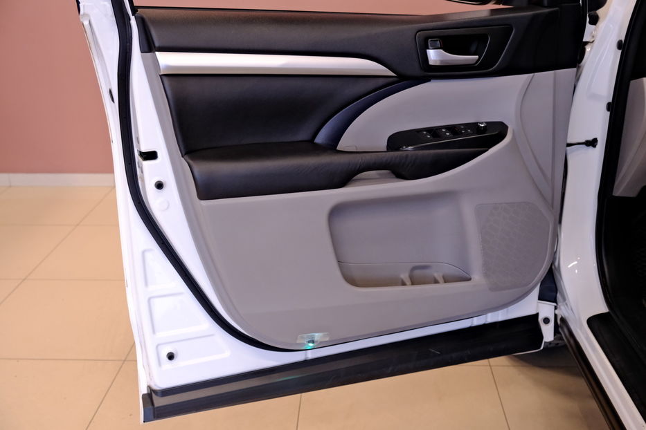 Продам Toyota Highlander 2017 года в Одессе