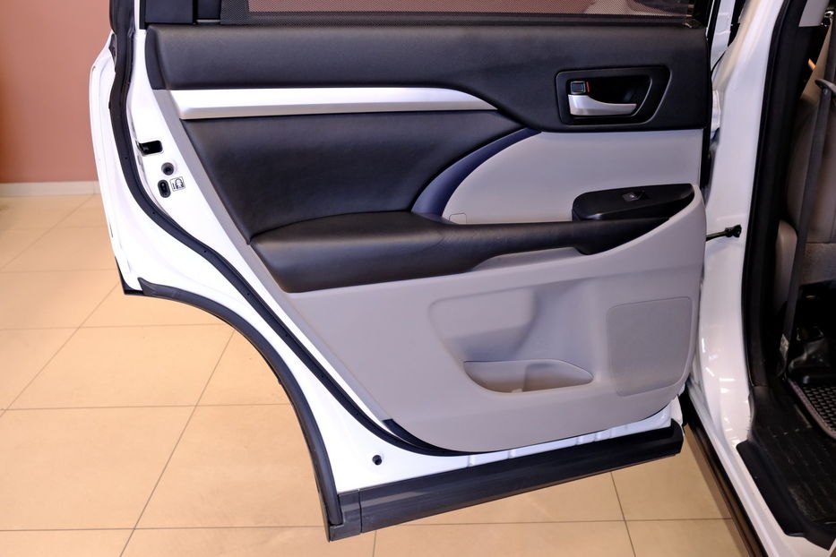 Продам Toyota Highlander 2017 года в Одессе