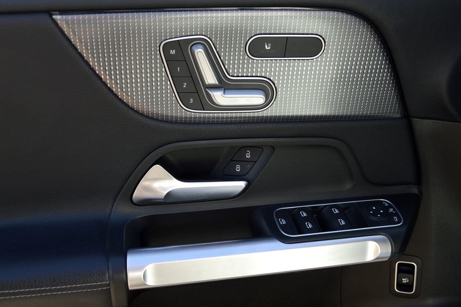 Продам Mercedes-Benz GLA-Class GLB 2020 года в Одессе