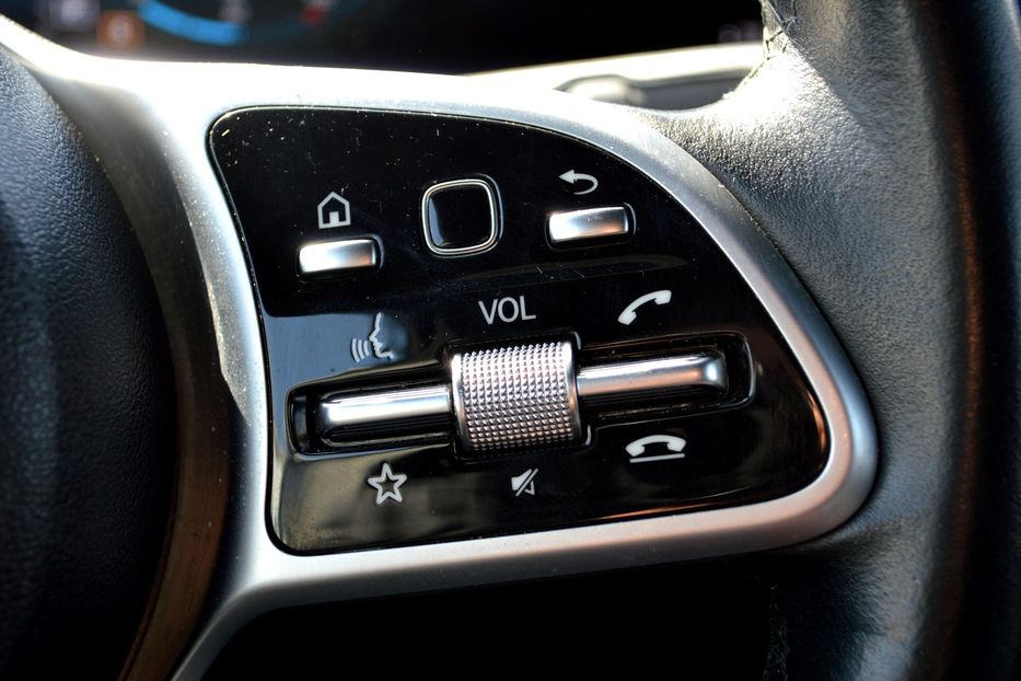 Продам Mercedes-Benz GLA-Class GLB 2020 года в Одессе