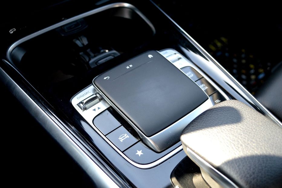 Продам Mercedes-Benz GLA-Class GLB 2020 года в Одессе