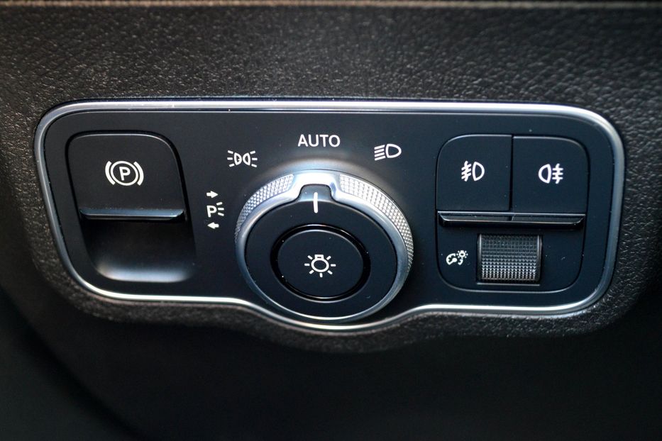 Продам Mercedes-Benz GLA-Class GLB 2020 года в Одессе