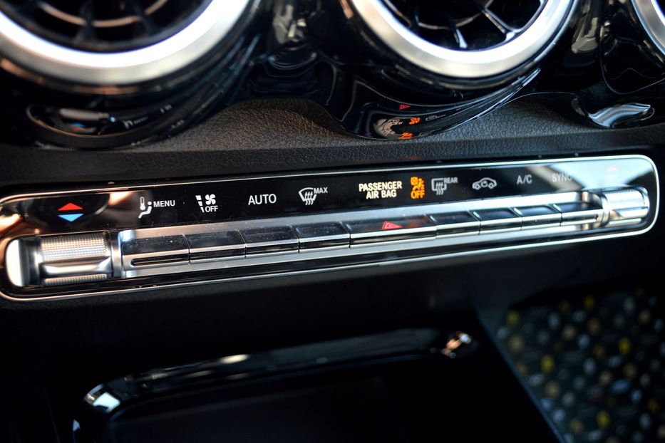 Продам Mercedes-Benz GLA-Class GLB 2020 года в Одессе