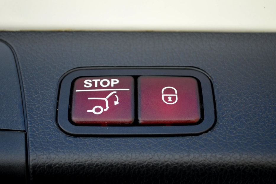 Продам Mercedes-Benz GLA-Class GLB 2020 года в Одессе