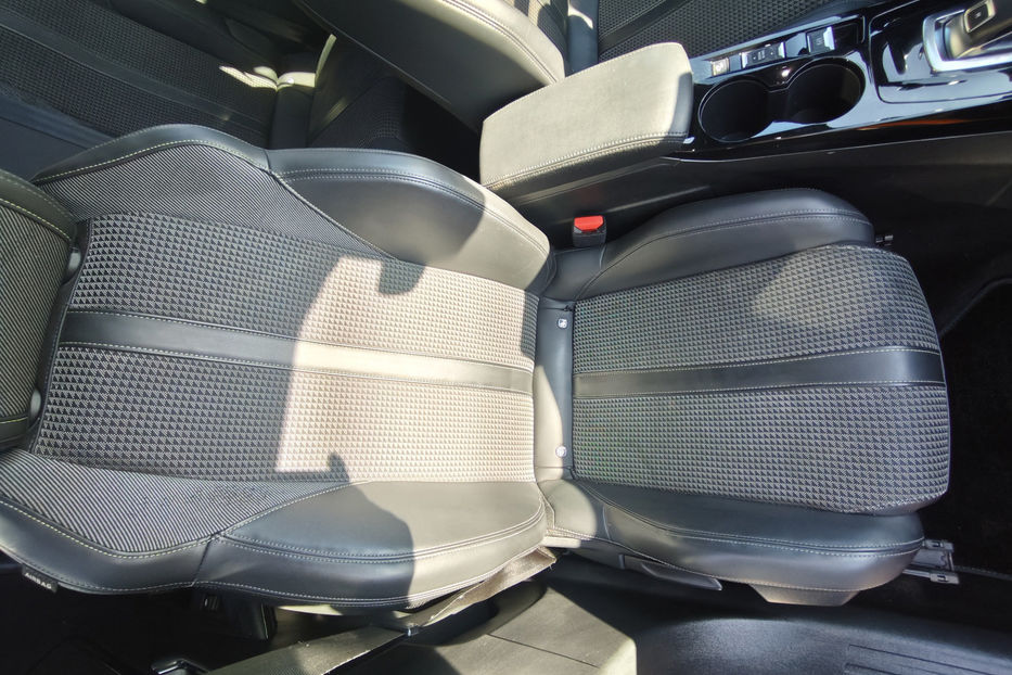 Продам Peugeot 2008 1.2 PureTech AT (155 к. с.) 2020 года в Киеве