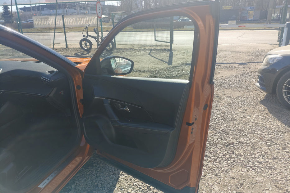 Продам Peugeot 2008 1.2 PureTech AT (155 к. с.) 2020 года в Киеве