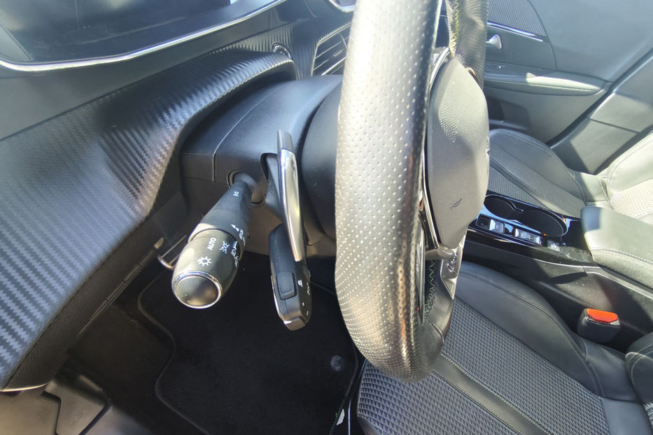 Продам Peugeot 2008 1.2 PureTech AT (155 к. с.) 2020 года в Киеве