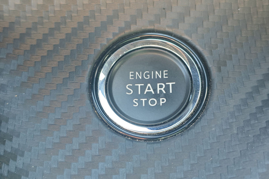 Продам Peugeot 2008 1.2 PureTech AT (155 к. с.) 2020 года в Киеве