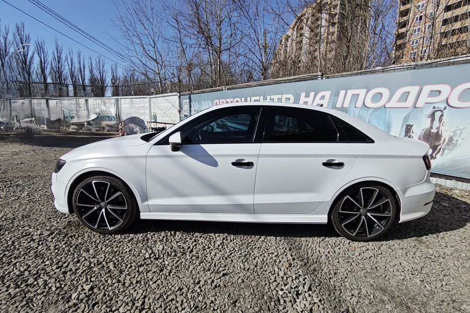 Продам Audi S3 2.0 TFSI S-Tronic 2015 года в Киеве
