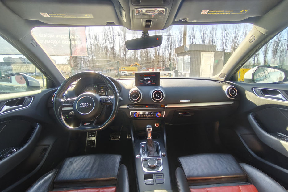 Продам Audi S3 2.0 TFSI S-Tronic 2015 года в Киеве