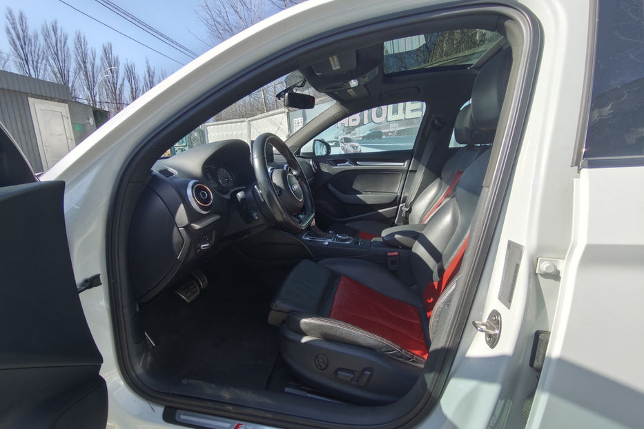 Продам Audi S3 2.0 TFSI S-Tronic 2015 года в Киеве