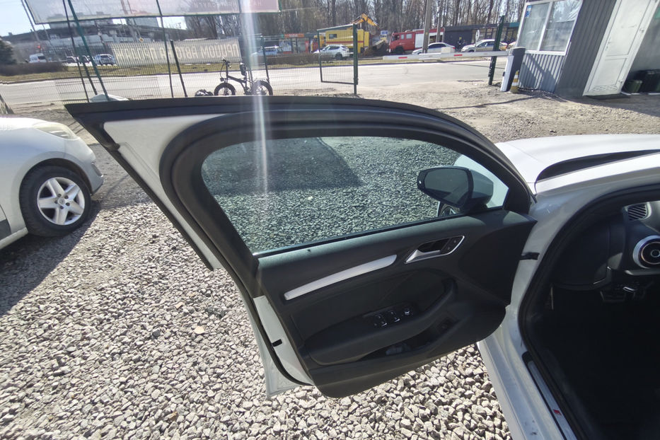 Продам Audi S3 2.0 TFSI S-Tronic 2015 года в Киеве