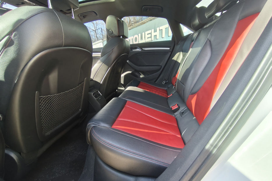 Продам Audi S3 2.0 TFSI S-Tronic 2015 года в Киеве