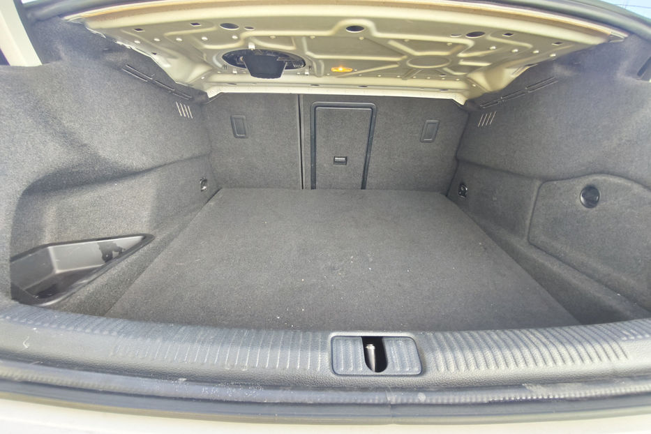 Продам Audi S3 2.0 TFSI S-Tronic 2015 года в Киеве