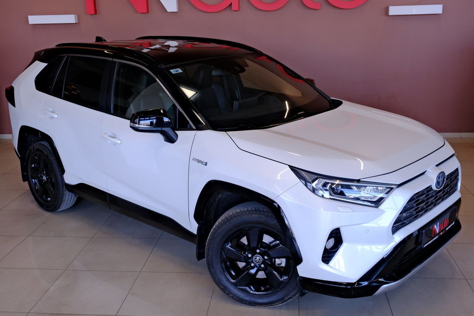 Продам Toyota Rav 4 Hybrid 2018 года в Одессе