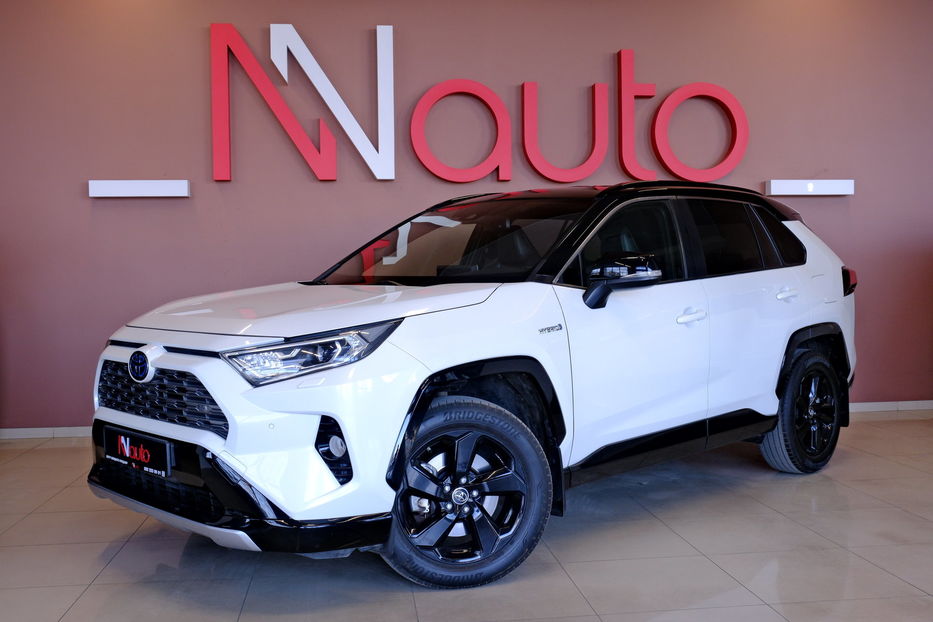 Продам Toyota Rav 4 Hybrid 2018 года в Одессе