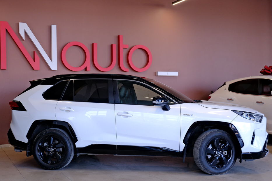 Продам Toyota Rav 4 Hybrid 2018 года в Одессе