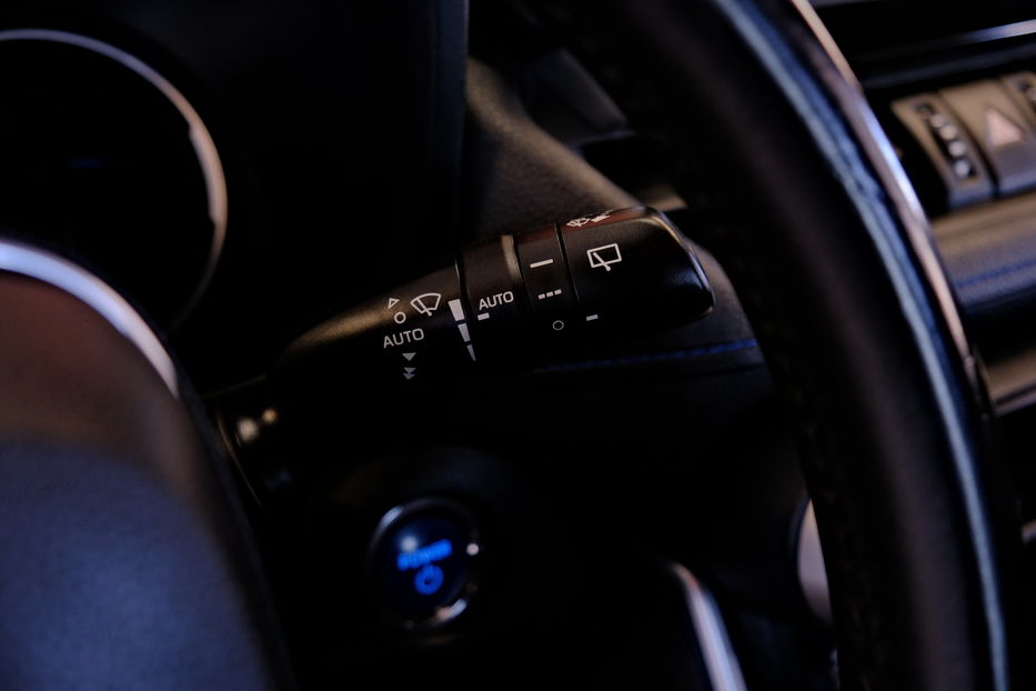 Продам Toyota Rav 4 Hybrid 2018 года в Одессе