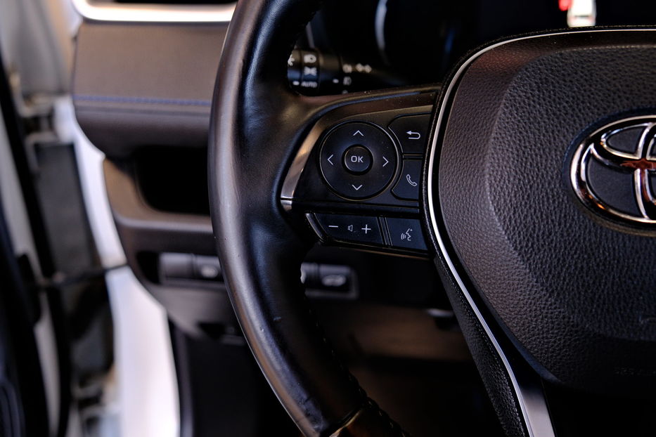 Продам Toyota Rav 4 Hybrid 2018 года в Одессе