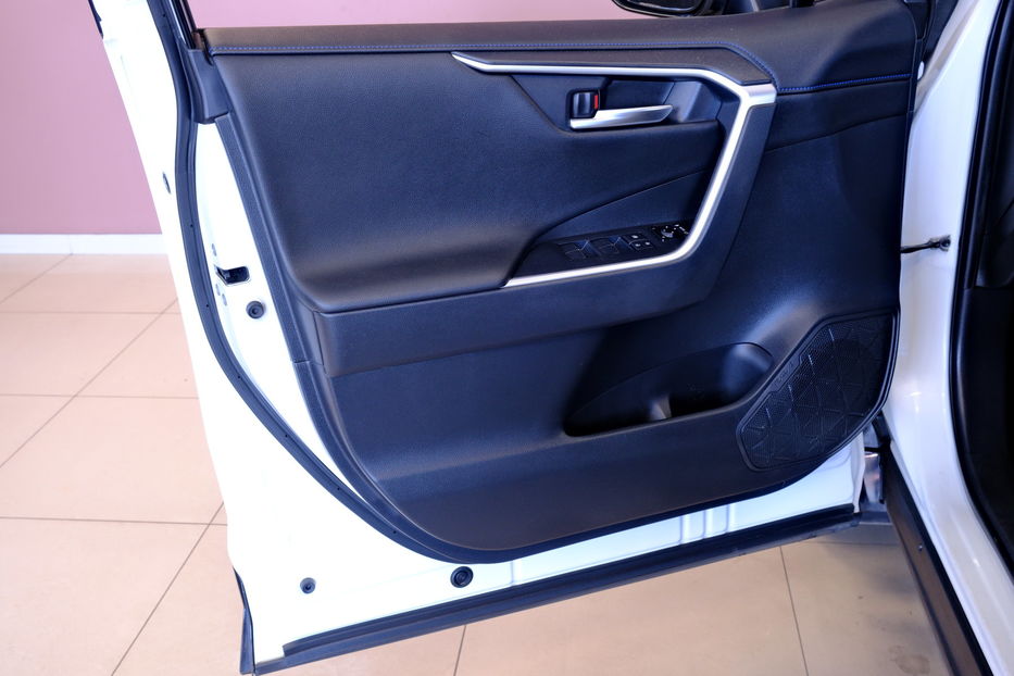 Продам Toyota Rav 4 Hybrid 2018 года в Одессе