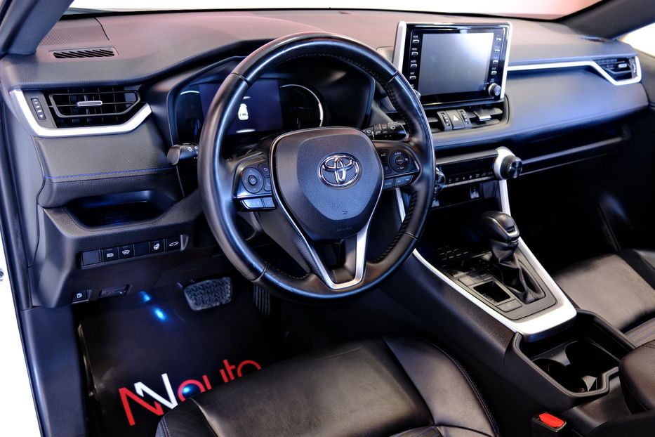 Продам Toyota Rav 4 Hybrid 2018 года в Одессе