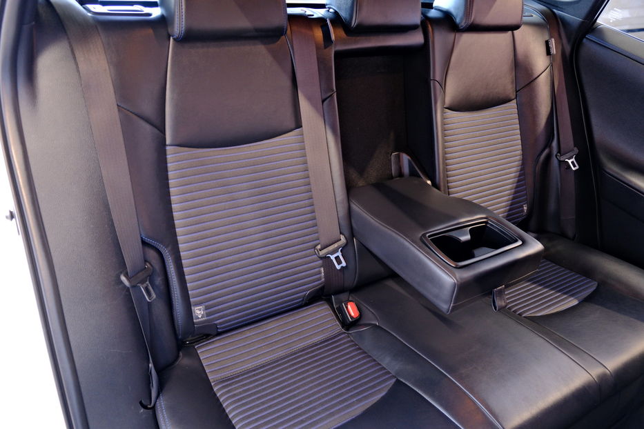 Продам Toyota Rav 4 Hybrid 2018 года в Одессе