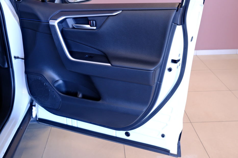 Продам Toyota Rav 4 Hybrid 2018 года в Одессе