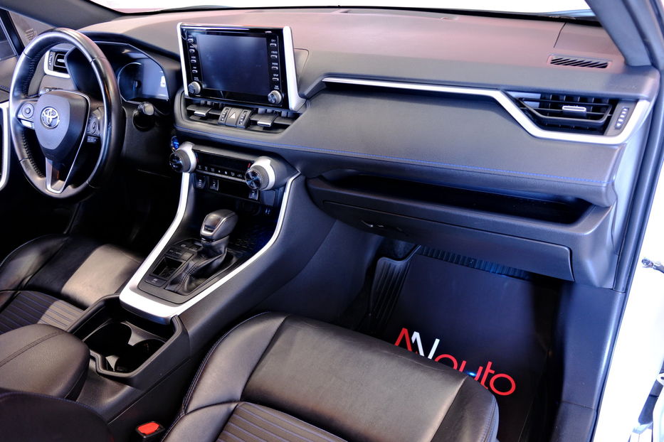 Продам Toyota Rav 4 Hybrid 2018 года в Одессе