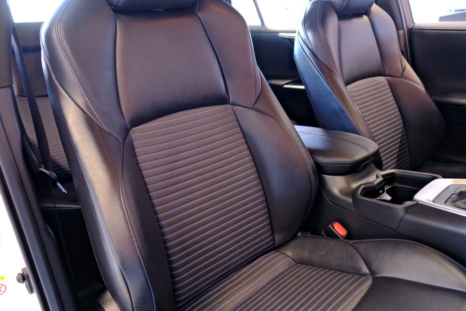 Продам Toyota Rav 4 Hybrid 2018 года в Одессе