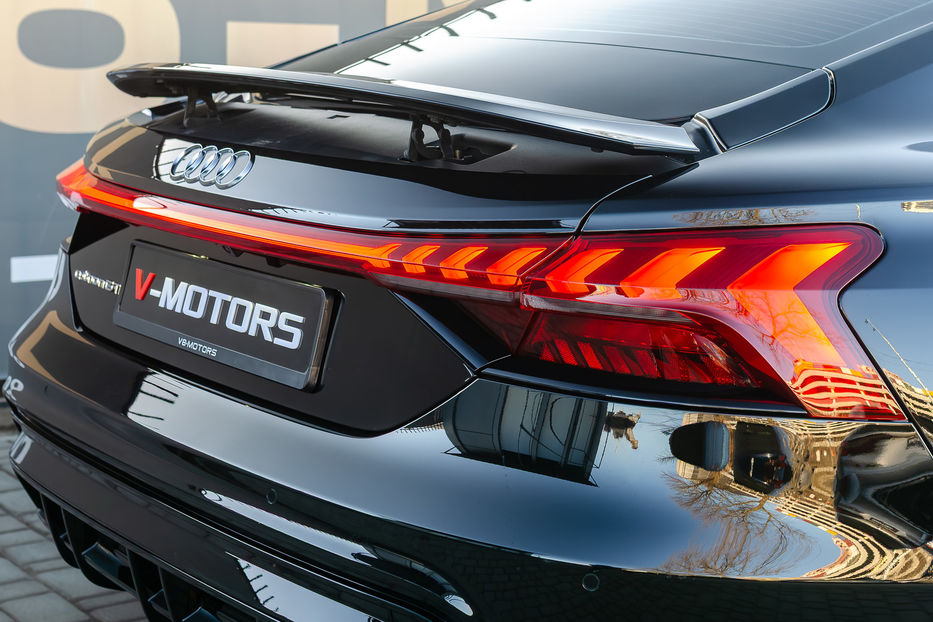 Продам Audi E-Tron GT QUATTRO 2022 года в Киеве