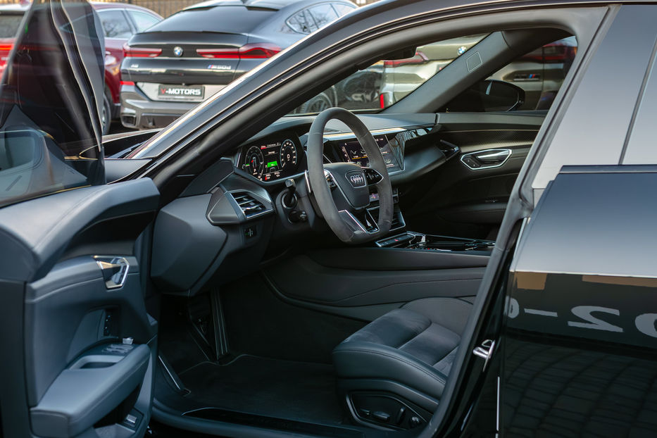 Продам Audi E-Tron GT QUATTRO 2022 года в Киеве