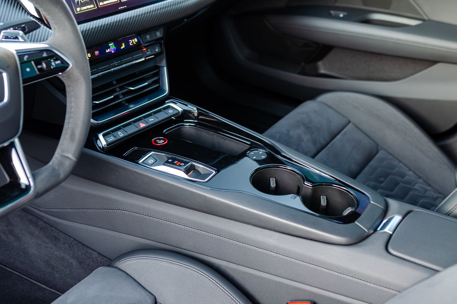 Продам Audi E-Tron GT QUATTRO 2022 года в Киеве