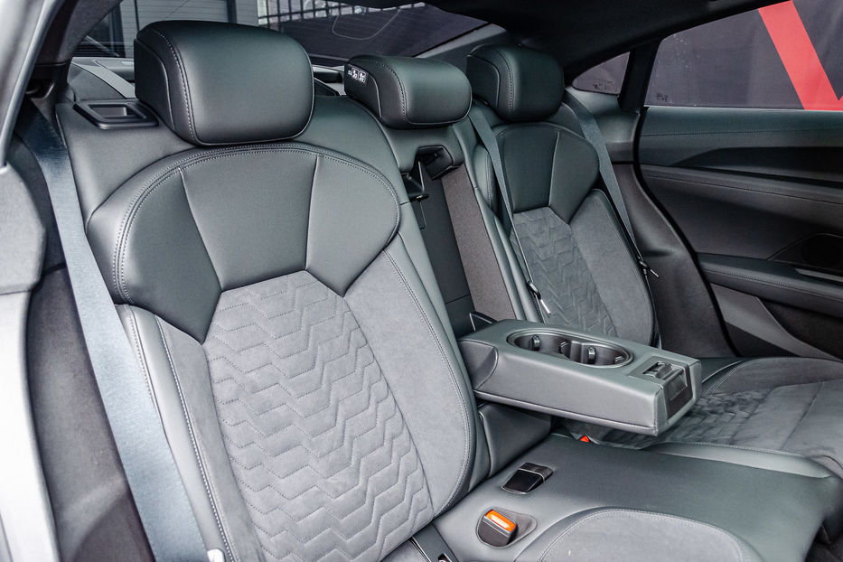 Продам Audi E-Tron GT QUATTRO 2022 года в Киеве