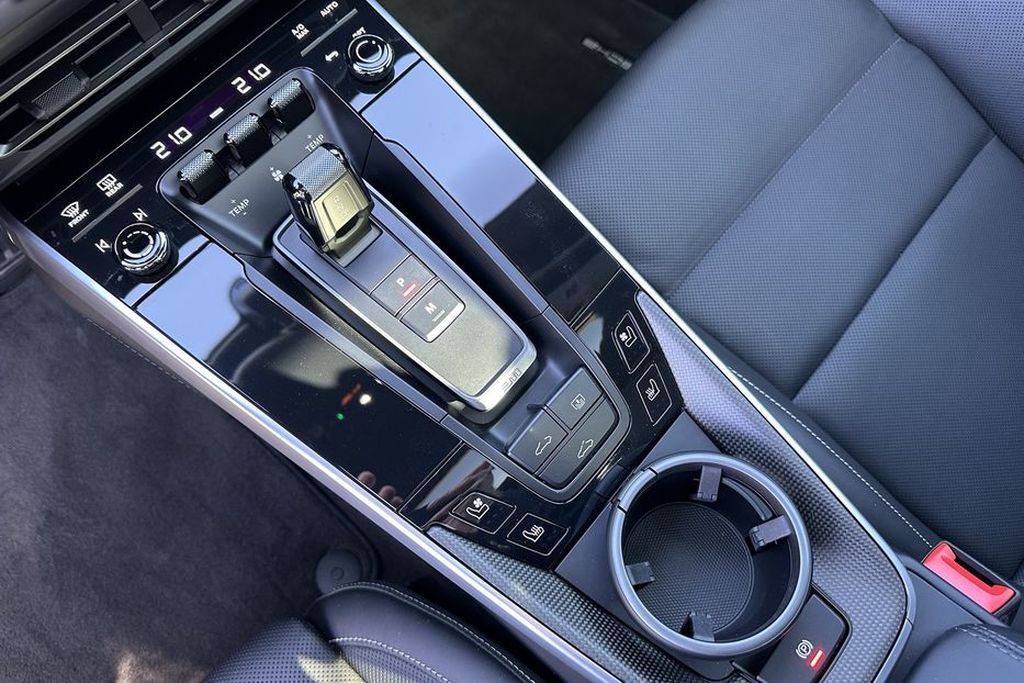 Продам Porsche 911 Turbo S 2024 года в Киеве