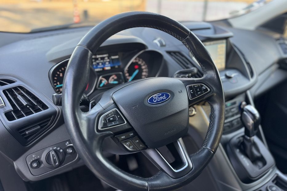 Продам Ford Kuga 4x4 2018 года в г. Умань, Черкасская область
