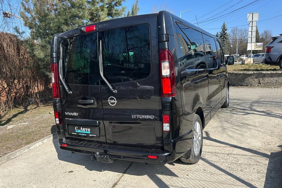 Продам Opel Vivaro пасс. 2017 года в Черновцах