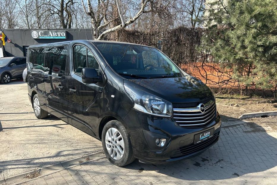 Продам Opel Vivaro пасс. 2017 года в Черновцах