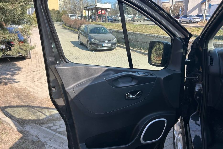 Продам Opel Vivaro пасс. 2017 года в Черновцах