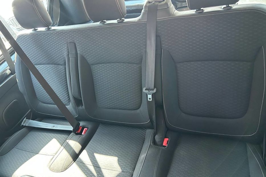 Продам Opel Vivaro пасс. 2017 года в Черновцах