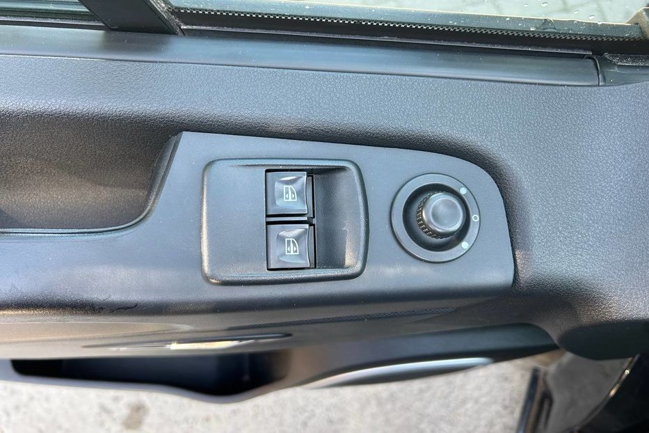 Продам Opel Vivaro пасс. 2017 года в Черновцах