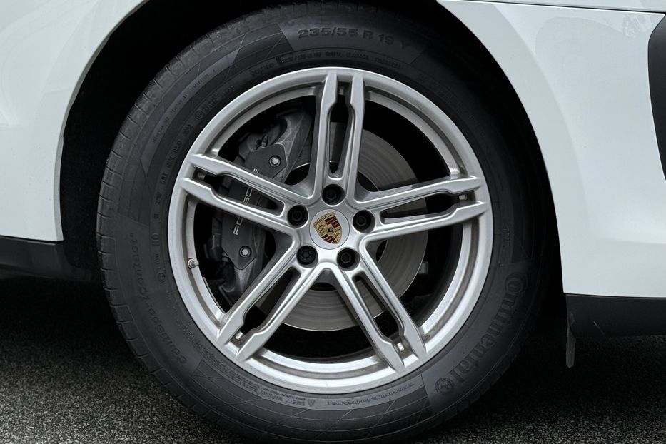 Продам Porsche Macan 2.0 PDK 2023 года в Киеве